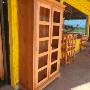 Armário portas vidro